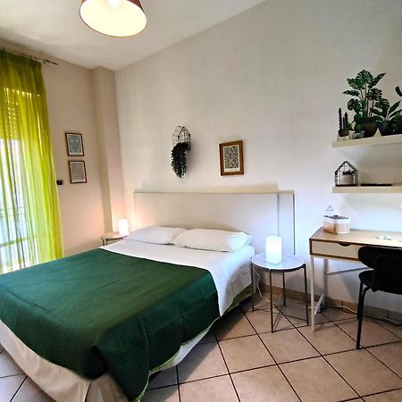 Casa Viola A 900 Mt Dalla Staz. Centrale Pescara Luaran gambar