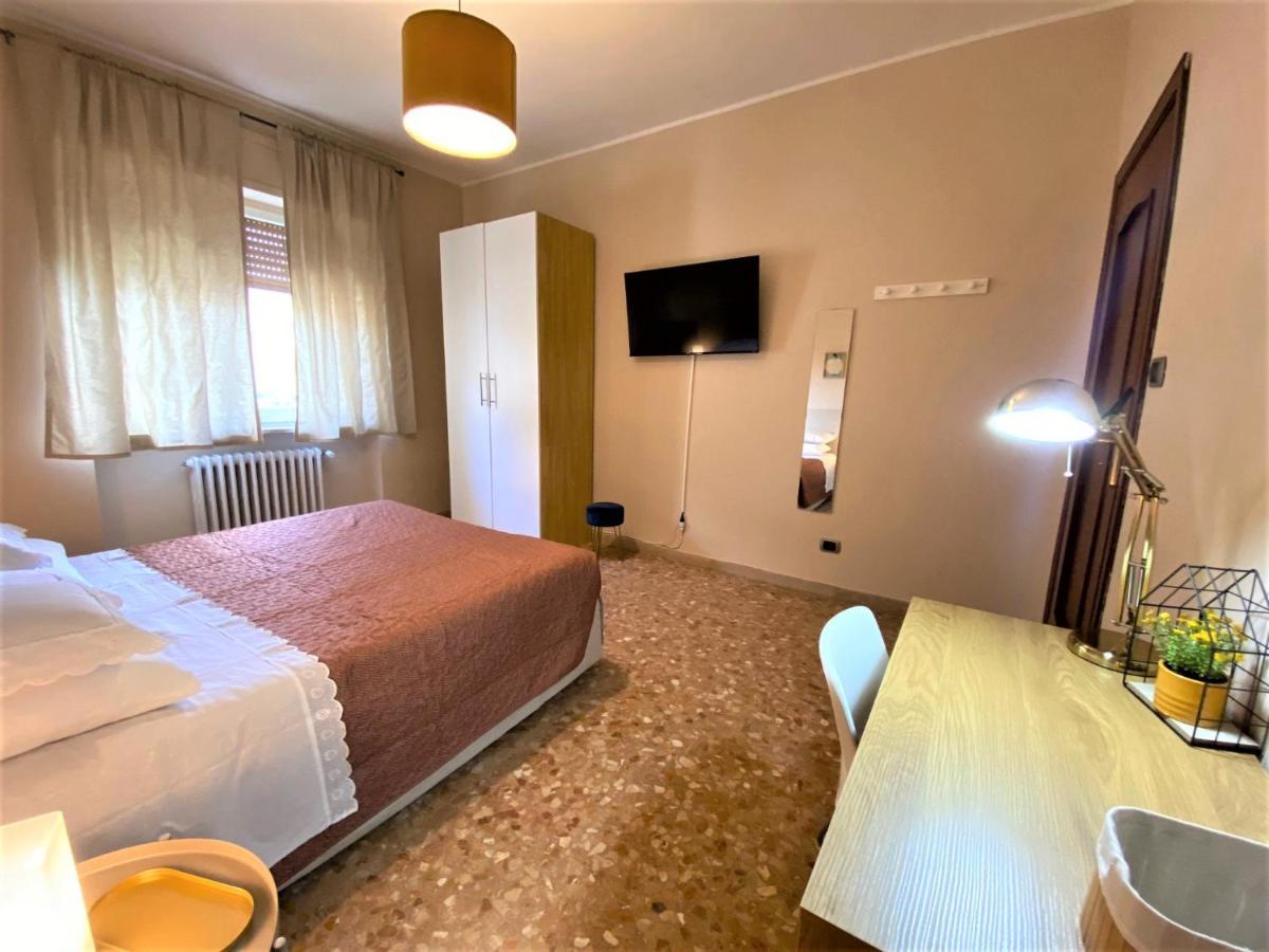 Casa Viola A 900 Mt Dalla Staz. Centrale Pescara Luaran gambar