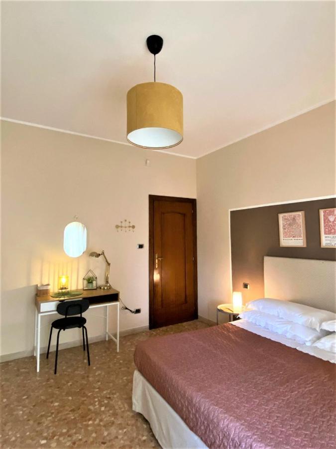 Casa Viola A 900 Mt Dalla Staz. Centrale Pescara Luaran gambar
