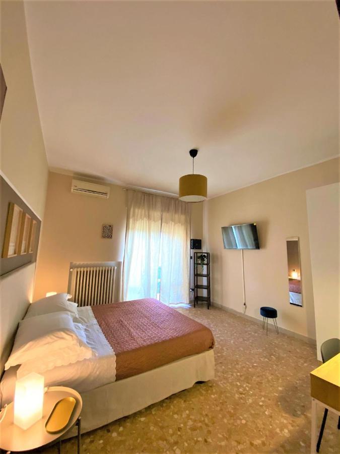 Casa Viola A 900 Mt Dalla Staz. Centrale Pescara Luaran gambar