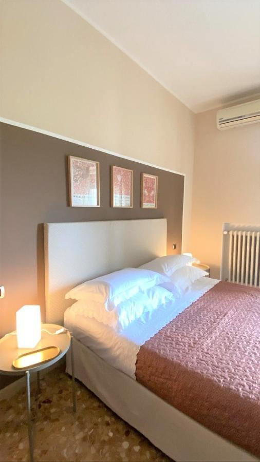 Casa Viola A 900 Mt Dalla Staz. Centrale Pescara Luaran gambar