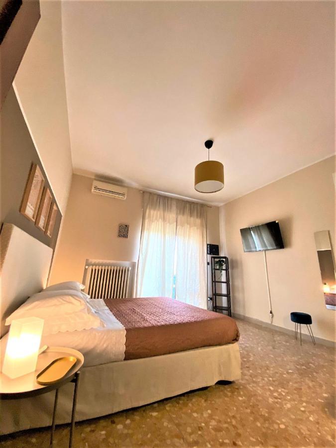 Casa Viola A 900 Mt Dalla Staz. Centrale Pescara Luaran gambar