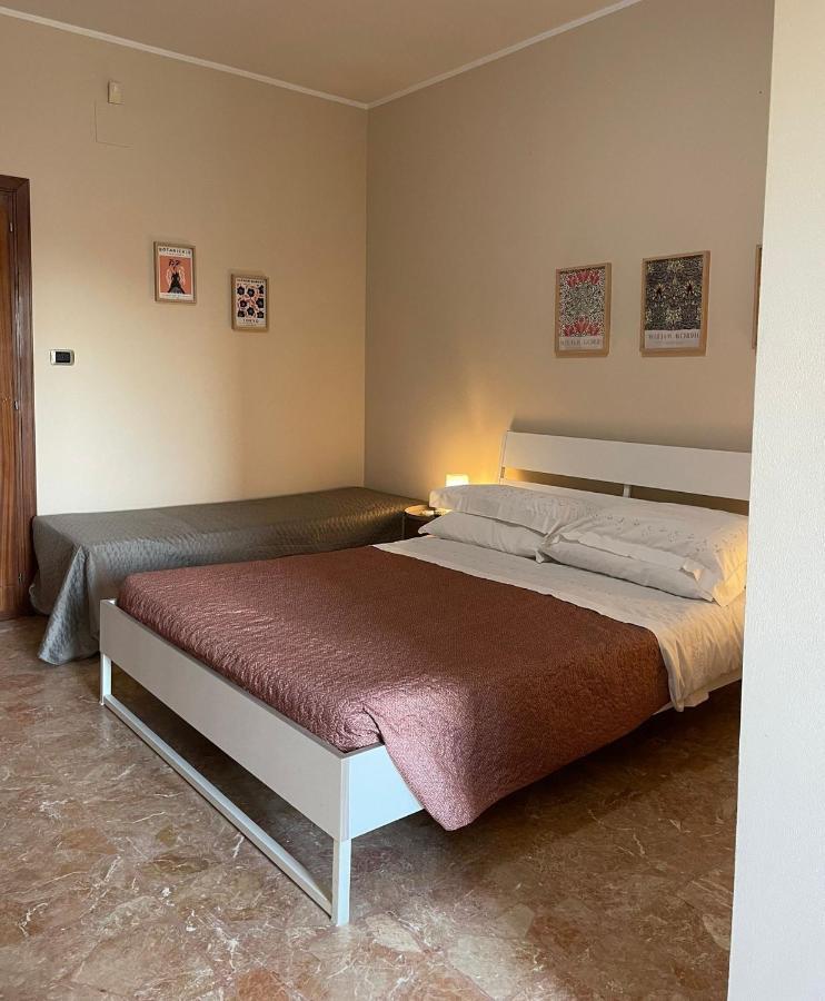 Casa Viola A 900 Mt Dalla Staz. Centrale Pescara Luaran gambar