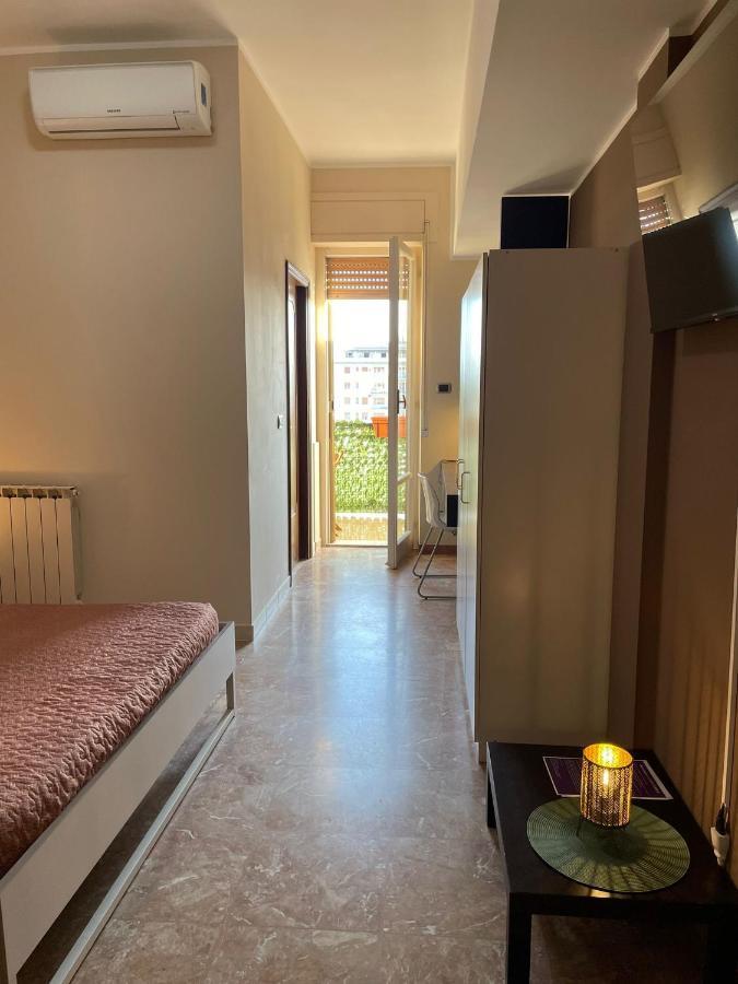 Casa Viola A 900 Mt Dalla Staz. Centrale Pescara Luaran gambar