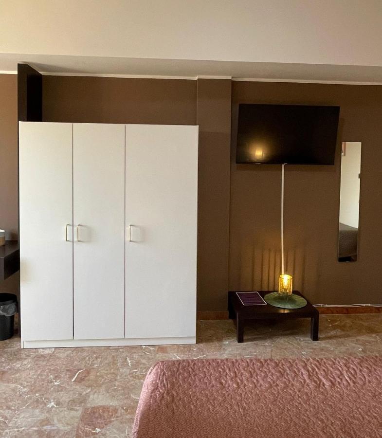 Casa Viola A 900 Mt Dalla Staz. Centrale Pescara Luaran gambar
